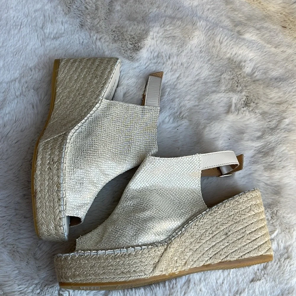 Andre Assous Women's silver wedge leather Sandals
